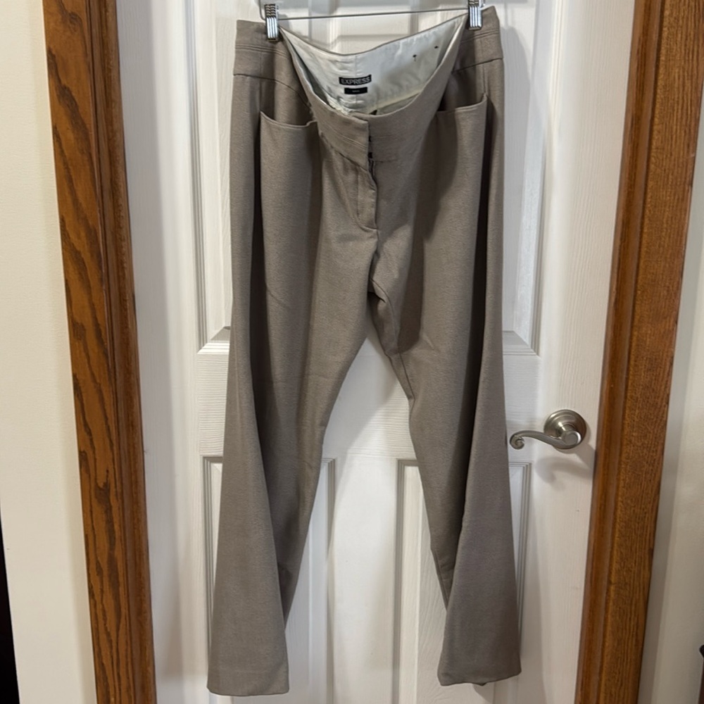 Express taupe editor pants in size 16, regular